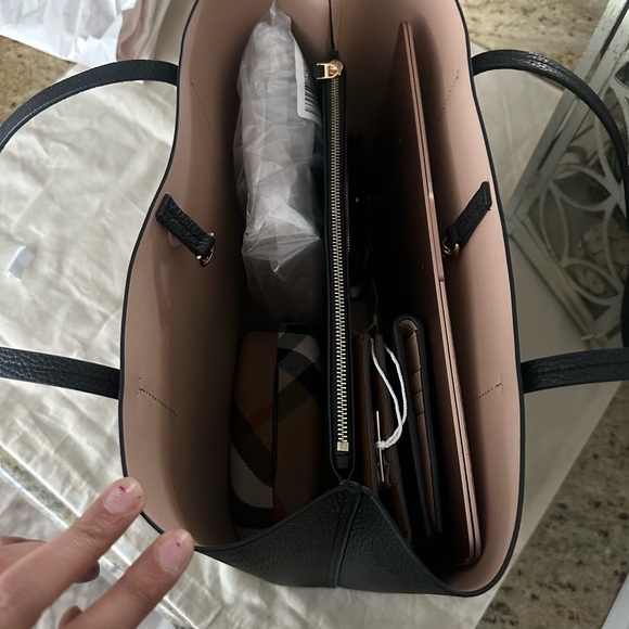 New tory Burch Blake center zip large tote in black - Picture 8 of 14